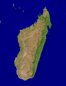 Madagaskar Satellit + Grenzen 1824x2400